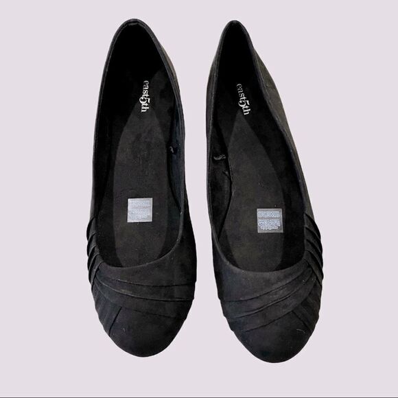 East 5th Suede Stylish Flats - Picture 4 of 12